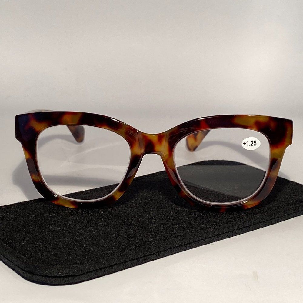 0816 Mona Reading Glasses 1.25 Brown Tortoise Readers Rounded Square Frame NWT